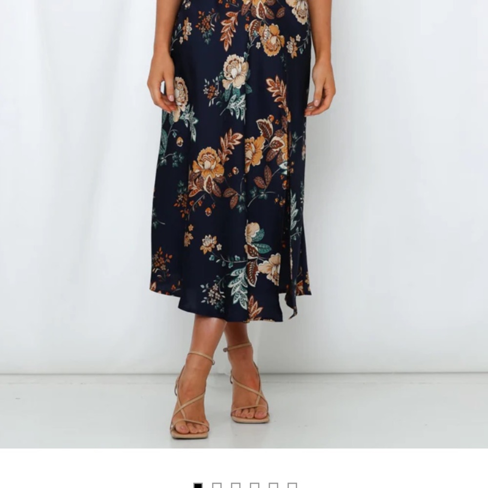 Dress - Picture 3 of 3